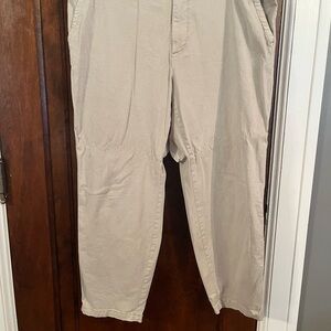 Old Navy Tan Ankle Cropped Pants